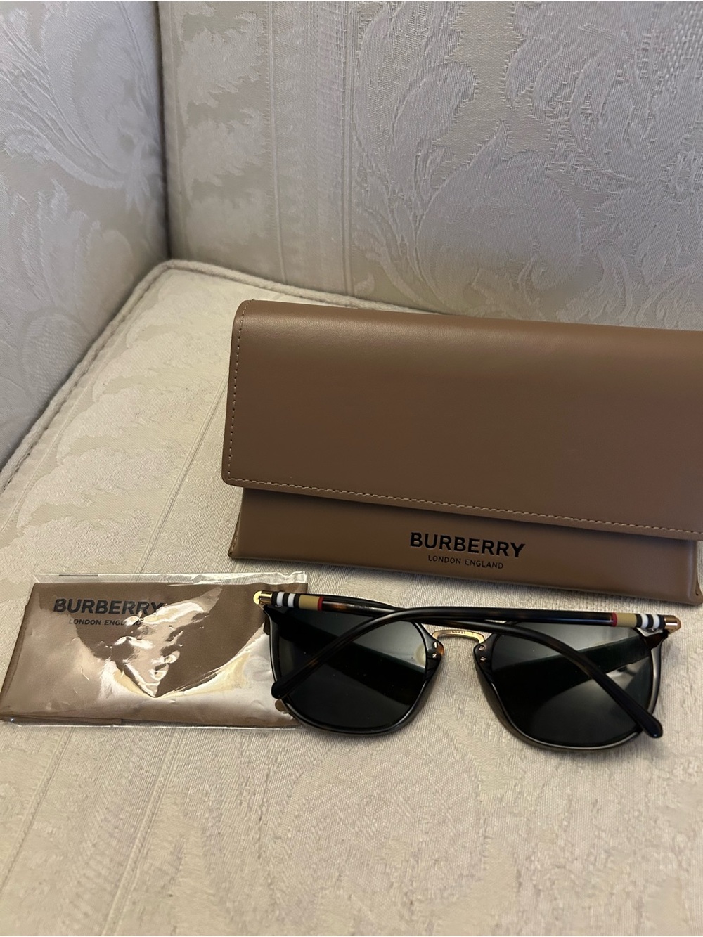 BURBERRY 4262 DARK HAVANA/GOLD PLAID UNISEX SUNGLASSES - Picture 3 of 9